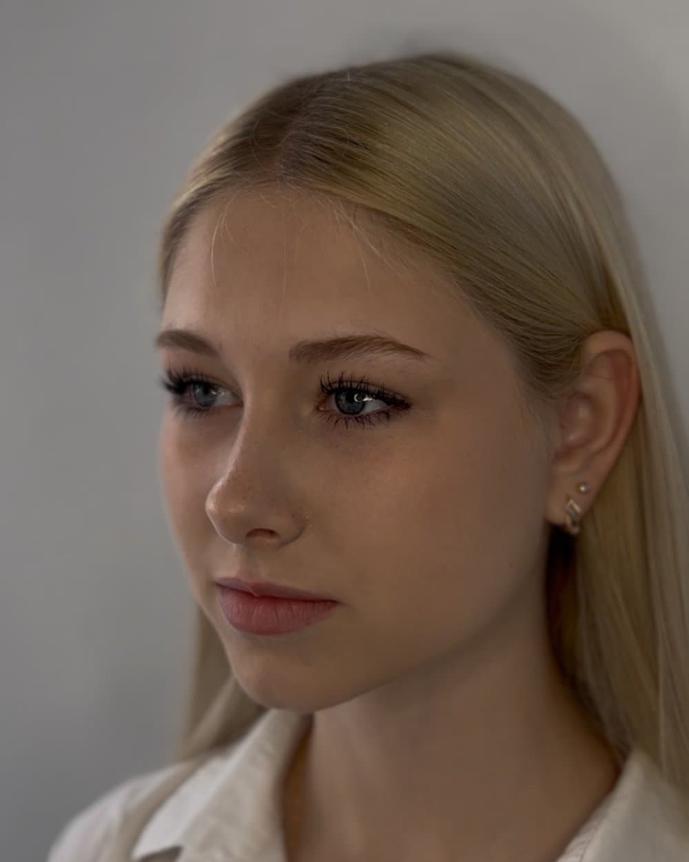 elizabet.beautty — Окрашивание бровей с коррекцией — Before